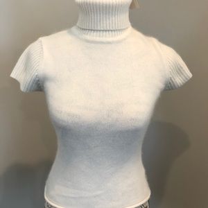 Fuzzy sweater! Turtle neck sweater - short sleeve